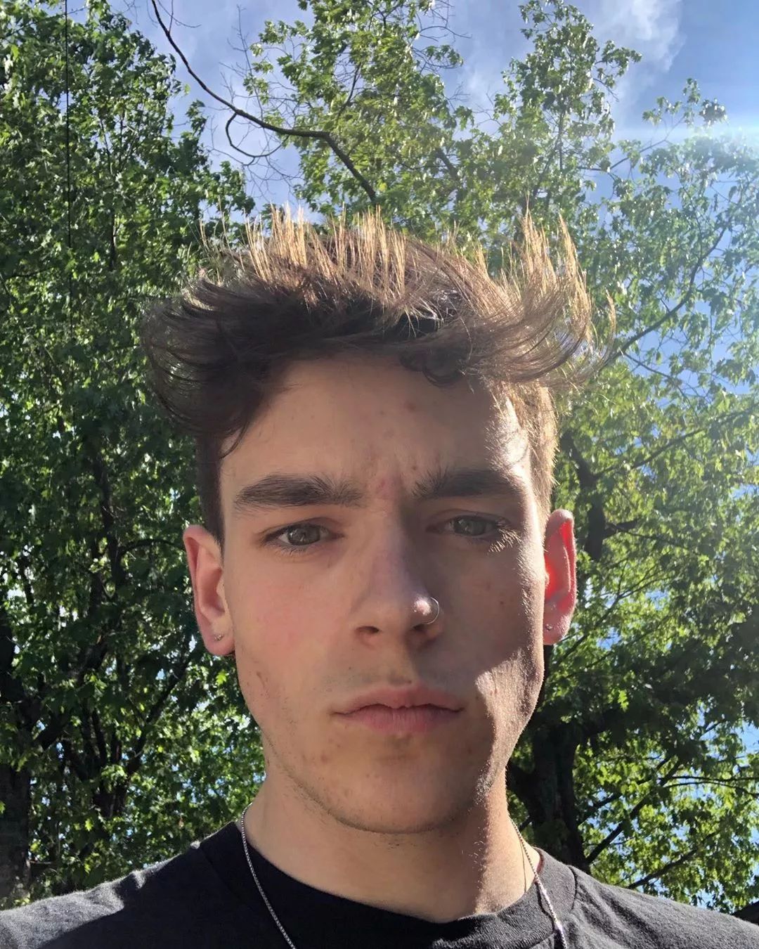 原创jamescharles骚扰的西雅图餐厅服务员要出道了