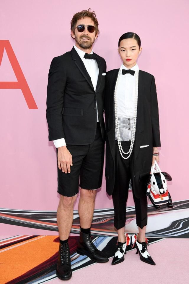 cfda红毯超模演绎孙菲菲让人眼前一亮