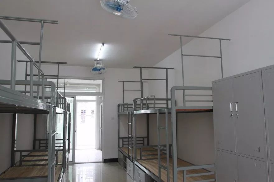 桂林十八中宿舍图片