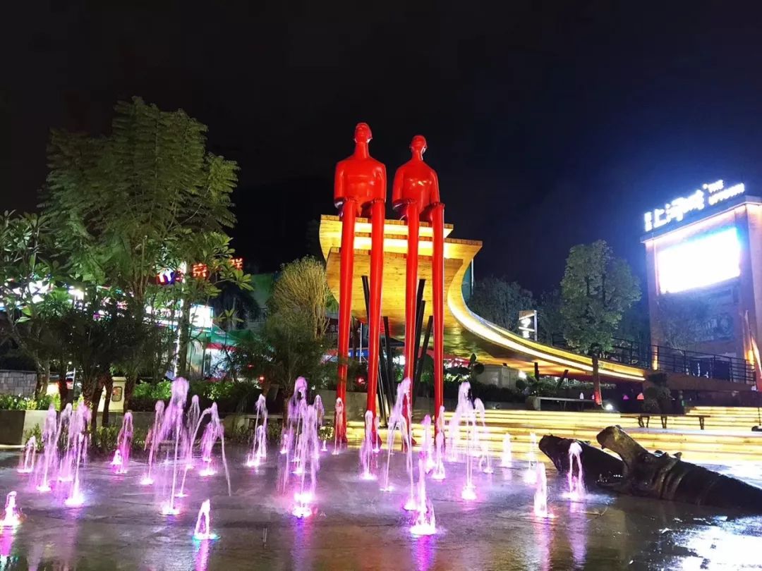 几个好友来南宁网红街区-百益·上河城赴一场浪漫的法国之约温馨提示