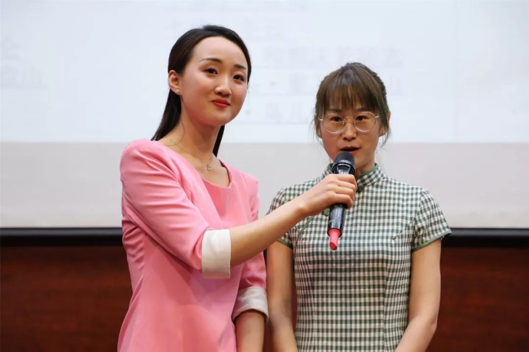 国际特级记忆大师张颖女士现场展示记忆技能