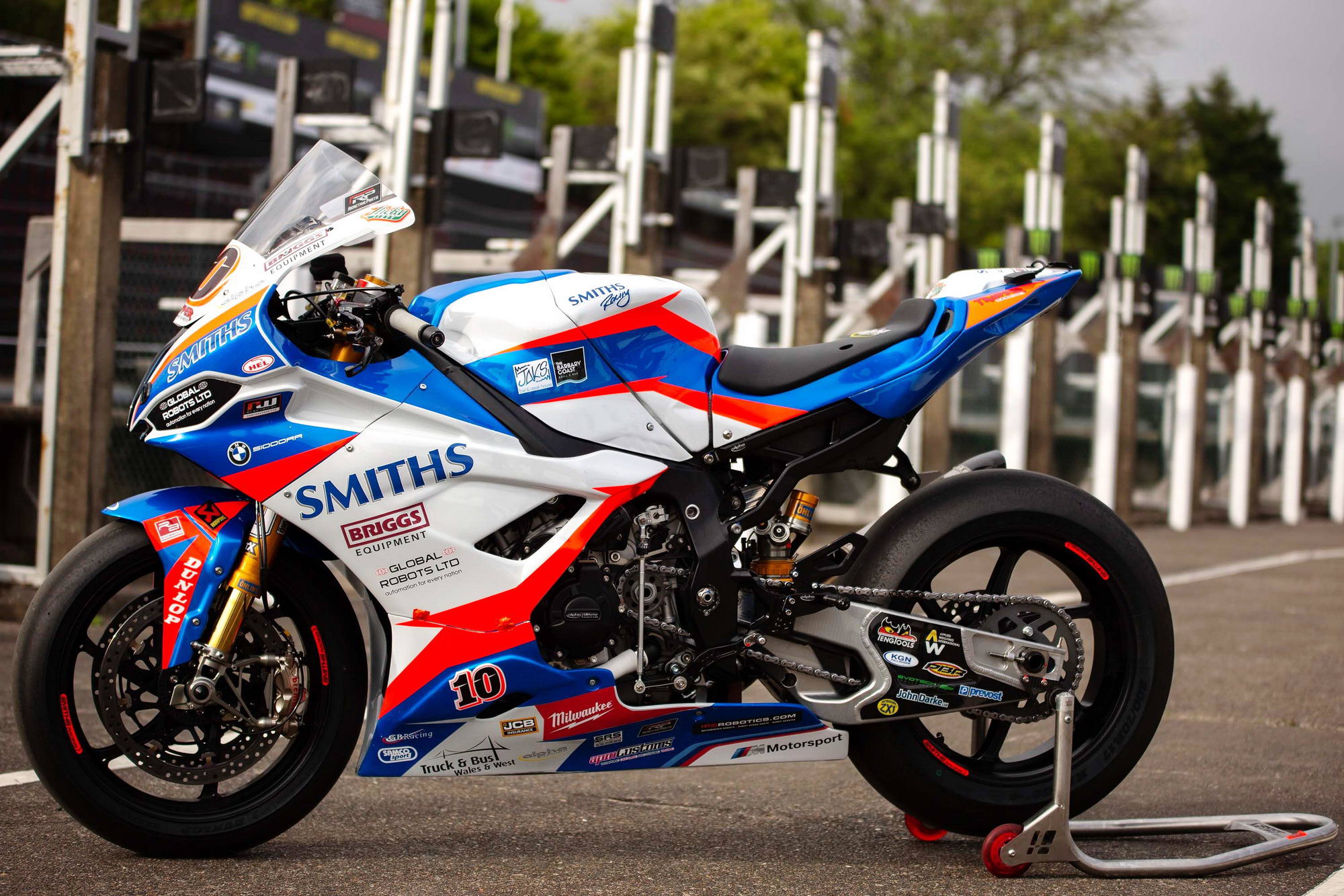 2019曼岛tt去掉了右脚刹车的宝马s1000rr赛车