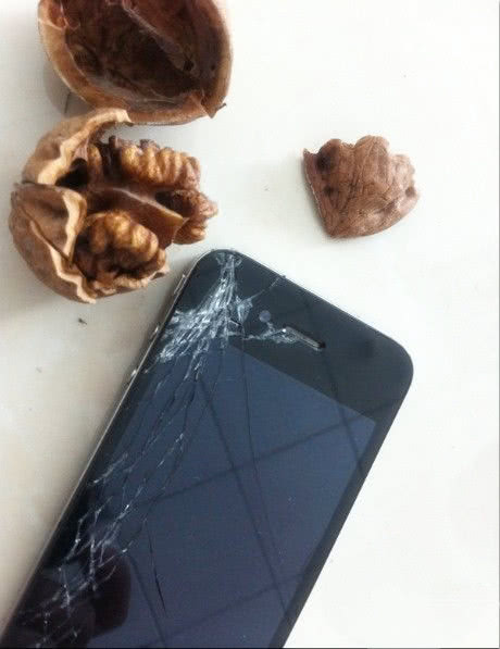 手机砸核桃纳米镀膜和膜结手机纳米防护见解