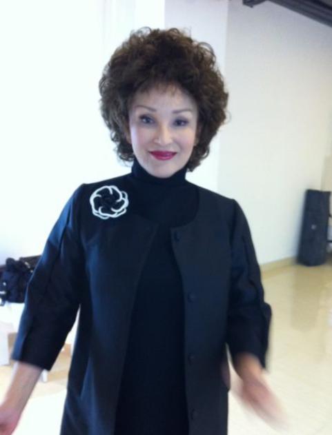 2001年,刚和自己相恋22年的丈夫,同为演员的车轩离婚后一年,陈莎莉就