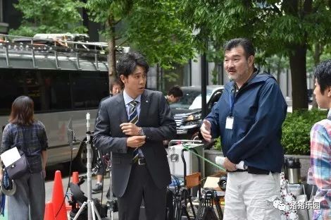 除了已经公布的主演三浦春马以及女一号芳根京子之外,今天富士台公布