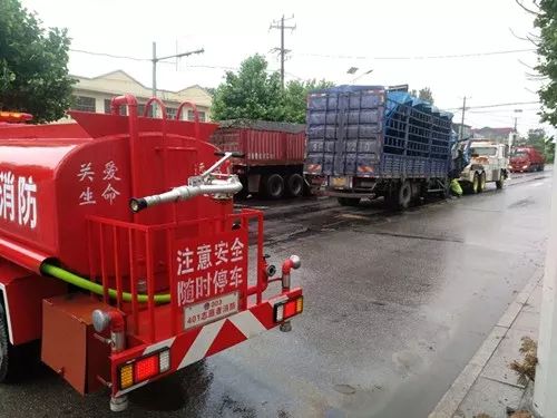 平邑昨天的出车祸图片