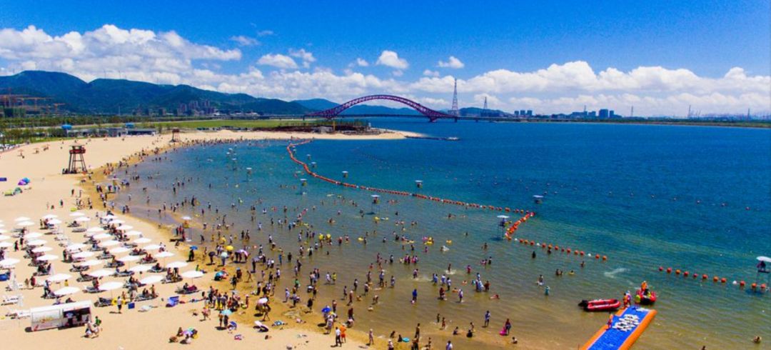 68宁波梅山湾沙滩制作叶脉化石竹筒饭户外体验课堂