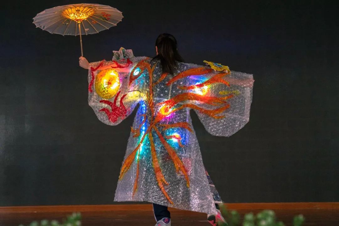科技中学科技时装秀—james来自美国旧金山,在深圳深耕6年,为