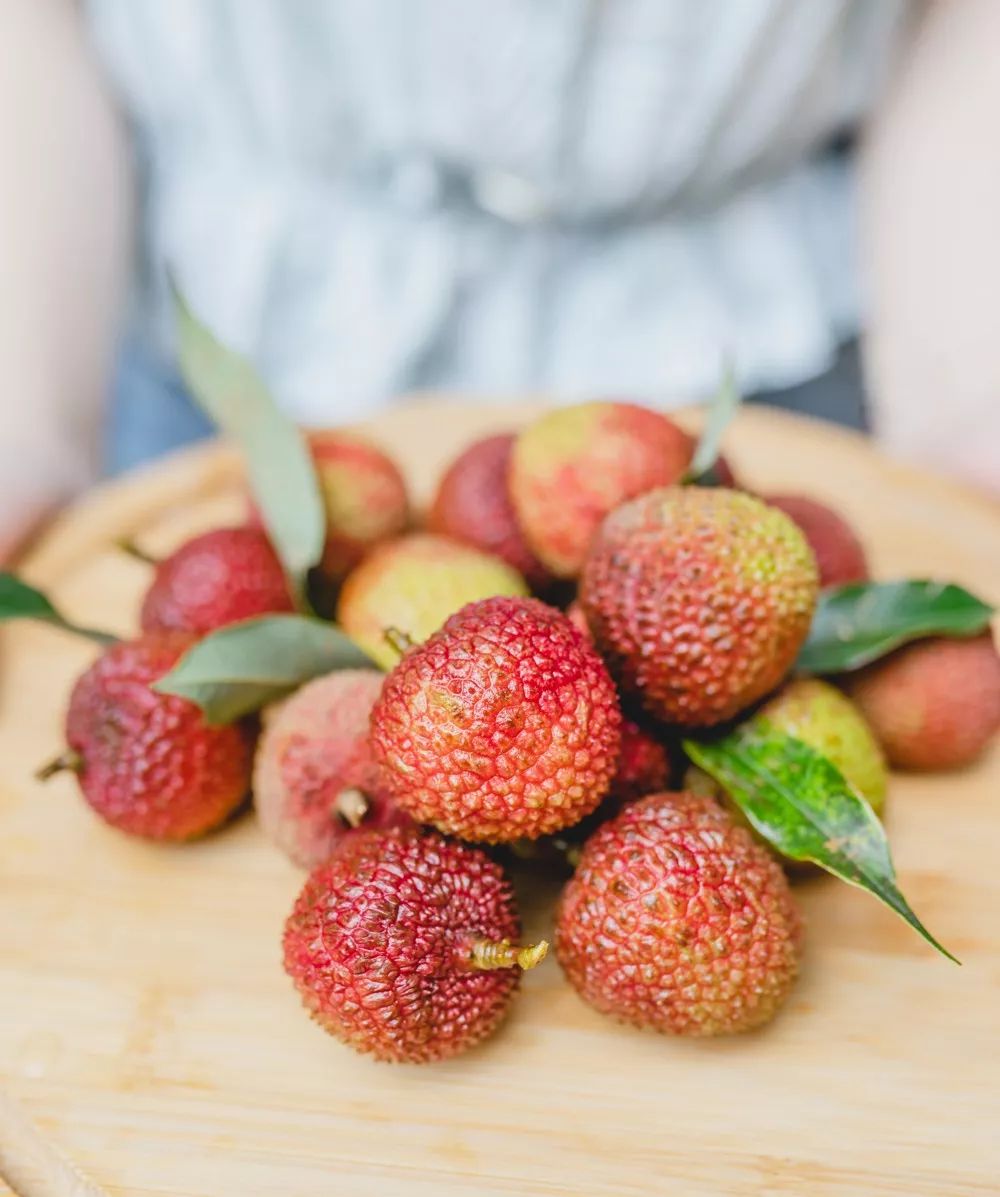 当季的荔枝才更好奈雪霸气荔枝限期回归带你甜蜜过夏日