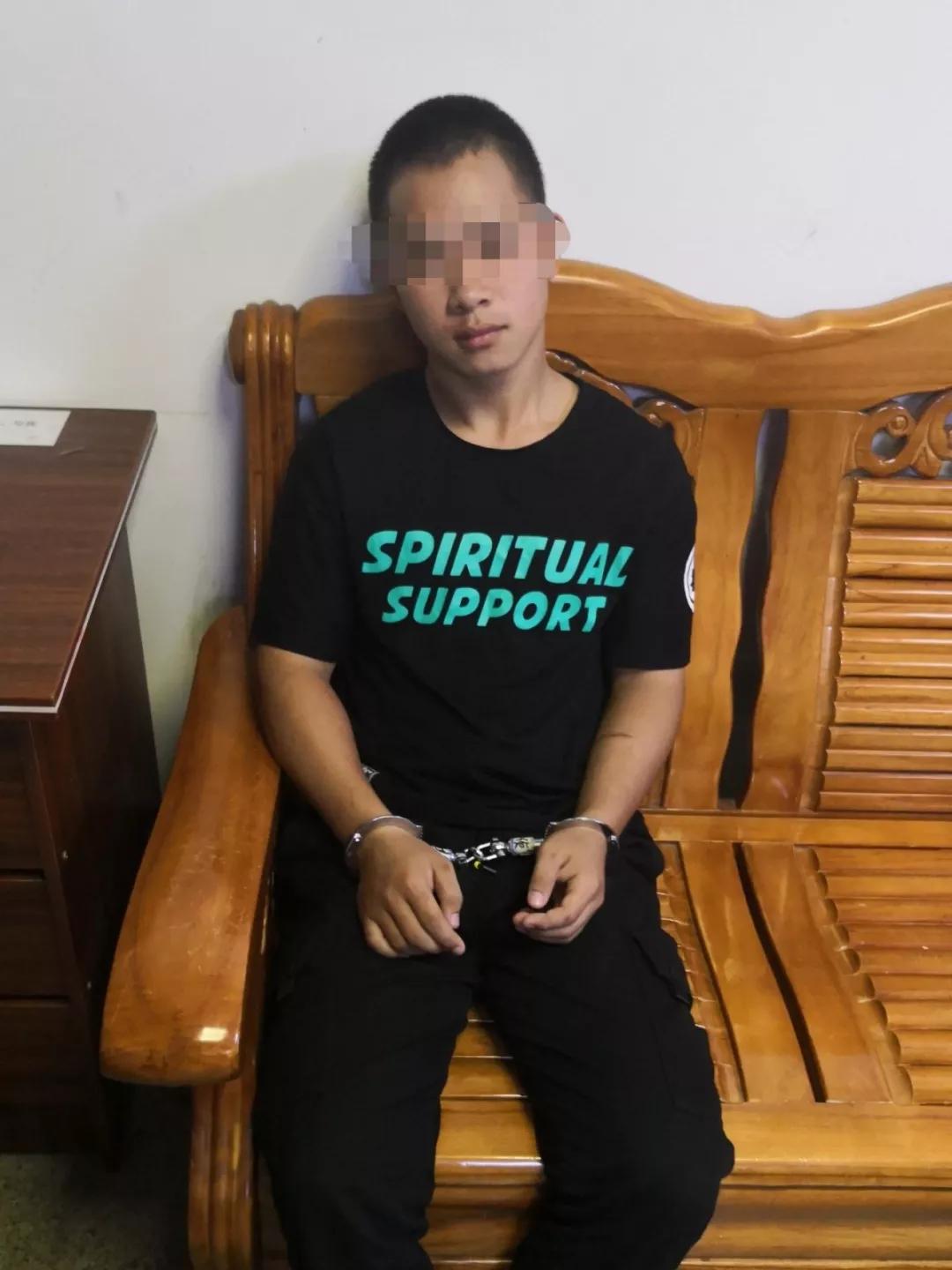 狂妄茂名一群飞车党深夜寻刺激飙车炸街警方迅速出动捉人