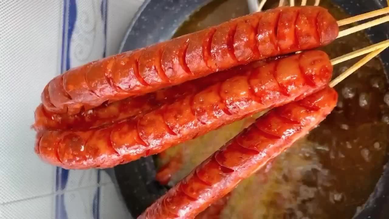 原创油炸火腿肠不如街边卖的香少刷了一层涂料难怪不好吃