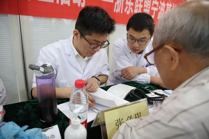 【6月6日中国房颤日】市人民医院开展房颤日义诊活动