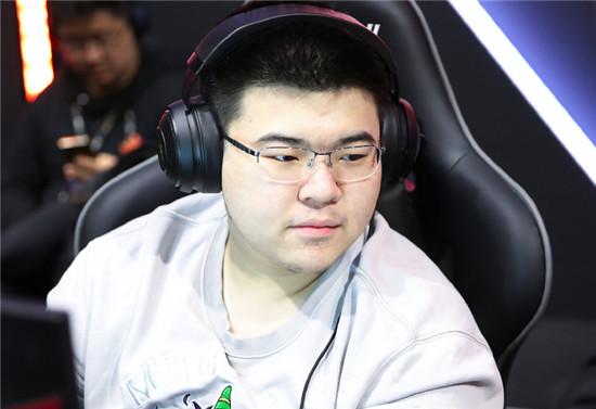 绝地求生pcl:4am生死战,首局落地成盒,粉丝慌了