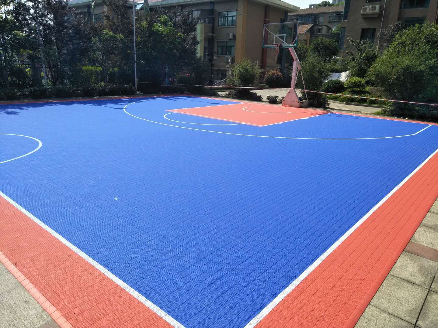 篮球场悬浮地板的铺装流程及验收标准拿走不谢