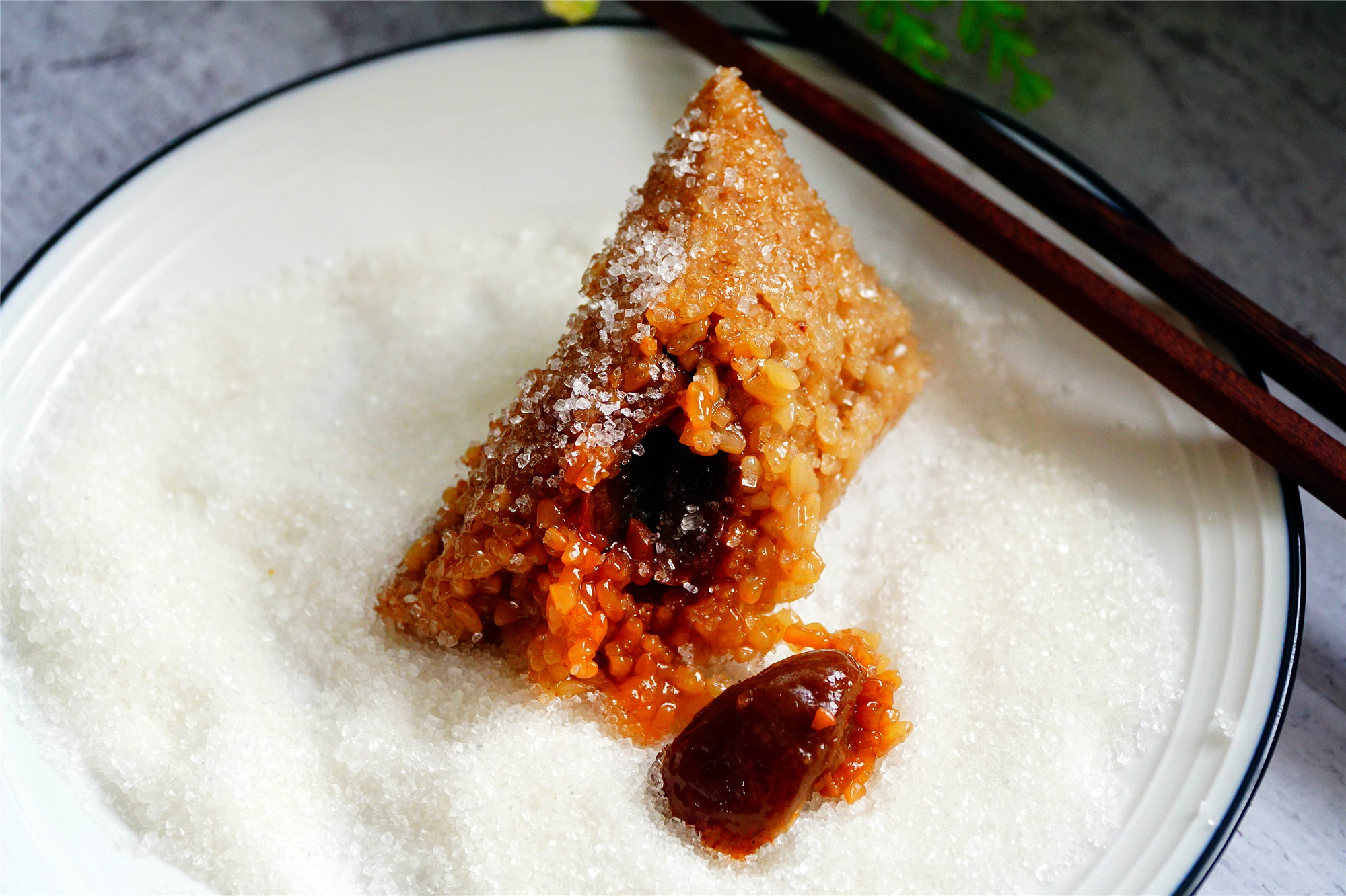 原创甜糯米加蜜枣还要蘸白糖吃北方人吃粽子到底多甜才算甜