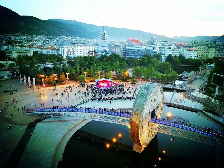 会泽公园这么多人齐聚就为了启动一件大事