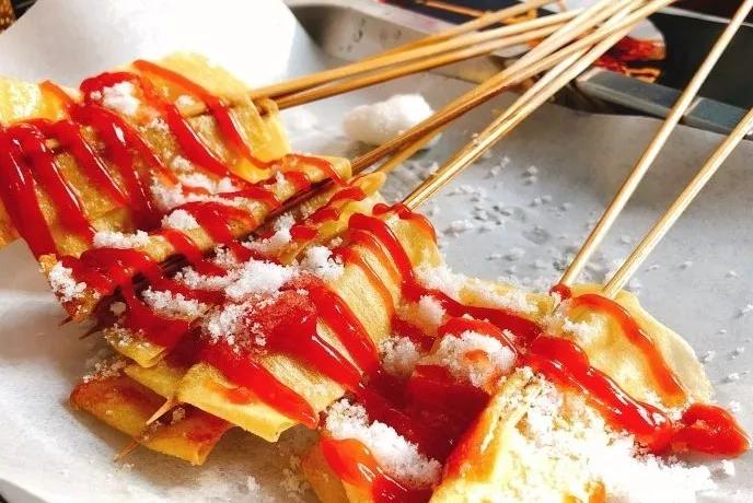 吃遍大连丨用新式炸串的创意口味,老式炸串的风情回忆,勾引出门觅食的