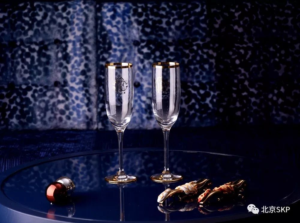 skphomeselect丨robertocavalli餐瓷系列体现生活中的内在精致与外在