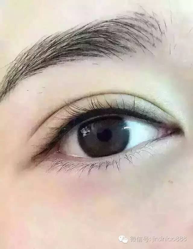 做美瞳线不能贪便宜小心变粗发蓝惹人烦