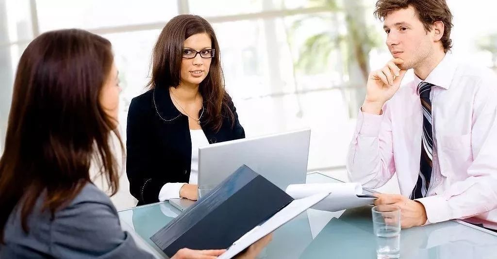 职场外企英语口语面试教你如何巧妙回答那些尖锐的问题