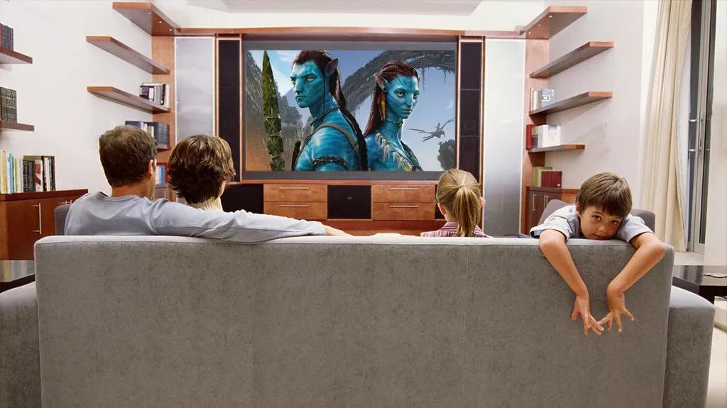 除了看电影还可以看球赛打游戏家庭影院真的很有必要