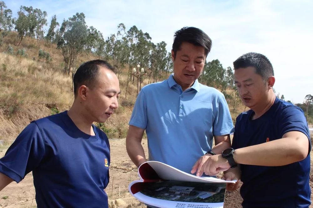 姚安县县委书记冯毅调研指导消防大队新营房建设工作