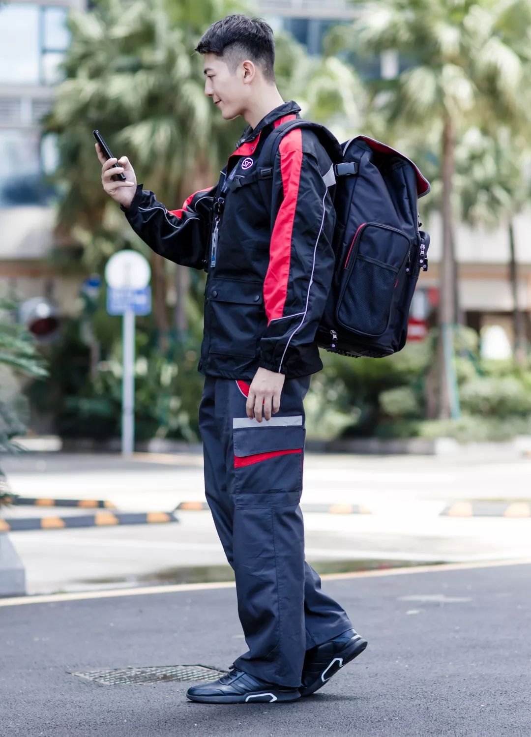 全球征稿玩转丰潮出色有你全新顺丰小哥形象等你来打造