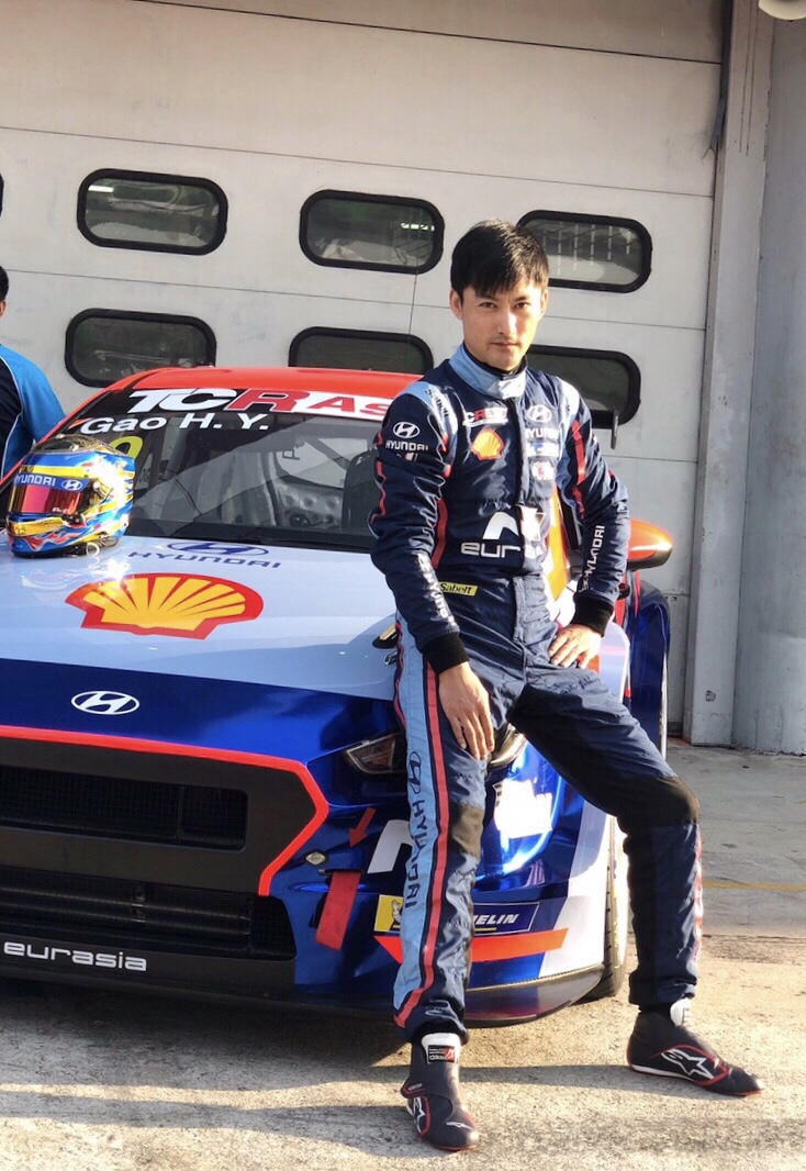 期待拥有俊朗外表和精湛演技的80后跨界演员高华阳,在