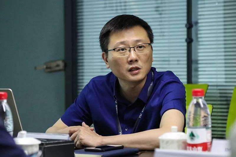 武汉市硚口区区长刘丹平一行考察调研渝欧股份