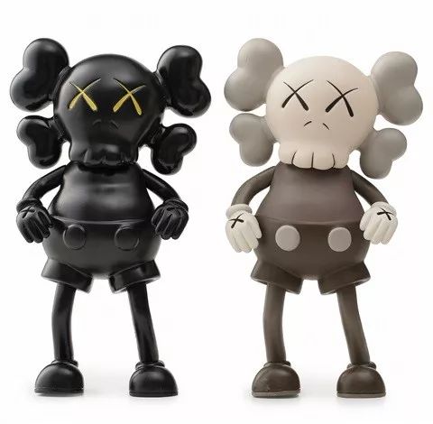 明早8点法国优衣库 x kaws联名款开售!