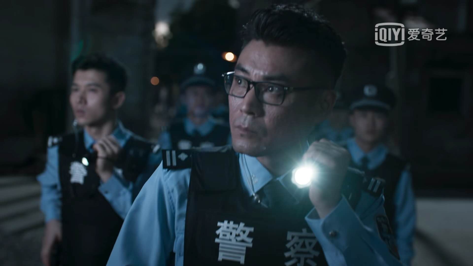 鄙视警察图片图片