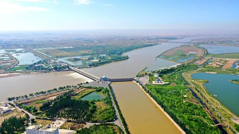 改革开放以来,河套灌区森林覆盖率由13%提高到21%.