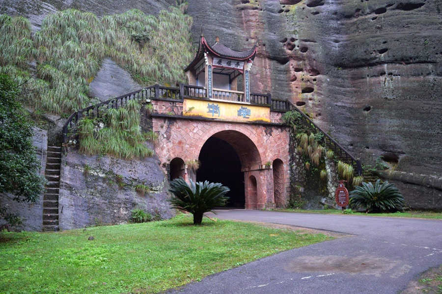 江西有座山叫龟山山峰和石头长得都像龟还是世界自然遗产