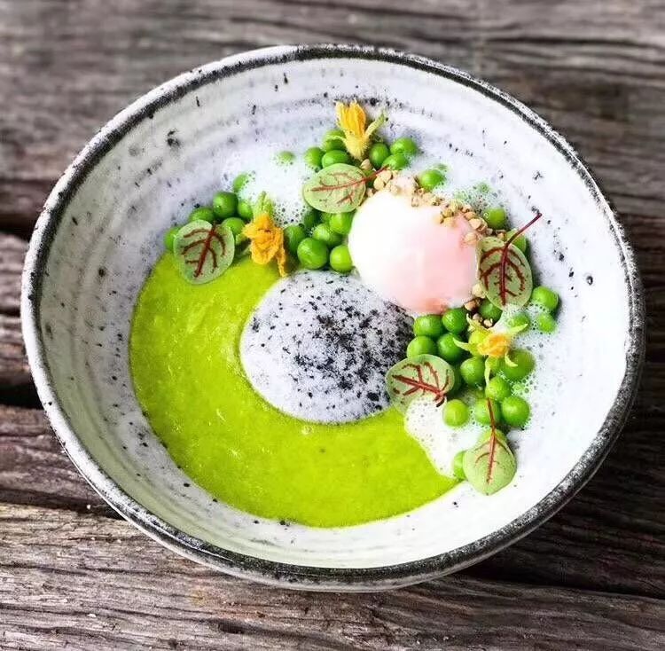 让摆盘更美丽西餐中的食用花