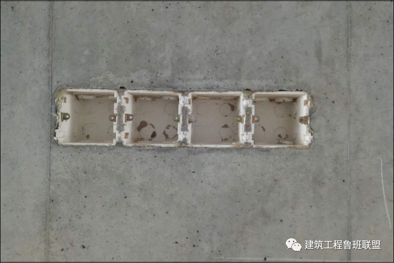 剪力墙预埋底盒安装成型效果 楼板内线盒预埋(1)铝模体系预埋