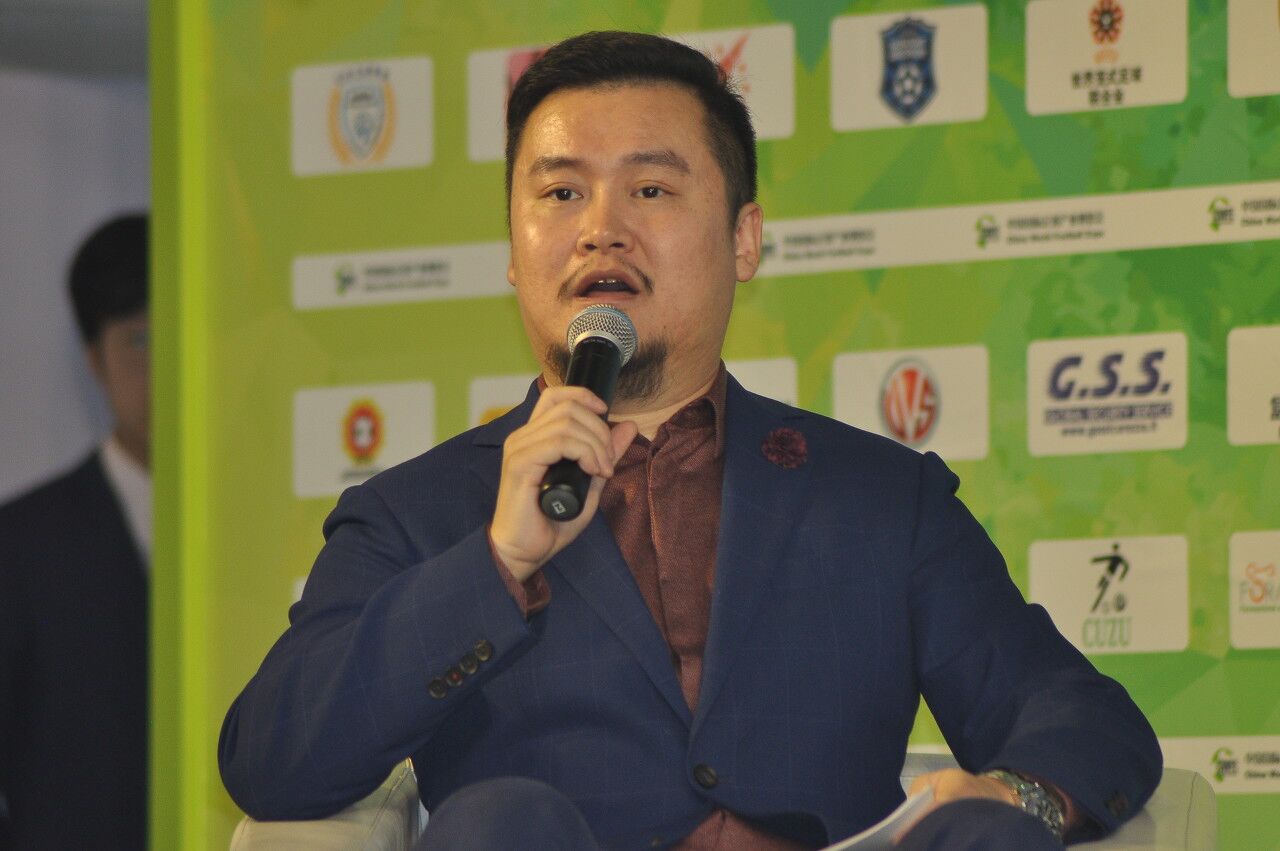 诗人也词穷c罗戴帽让贺炜叹服情不自禁爆粗口