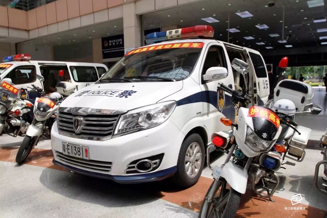 警车和警用摩托车将组成"护考流动服务"车队考试期间,5辆"护考流动