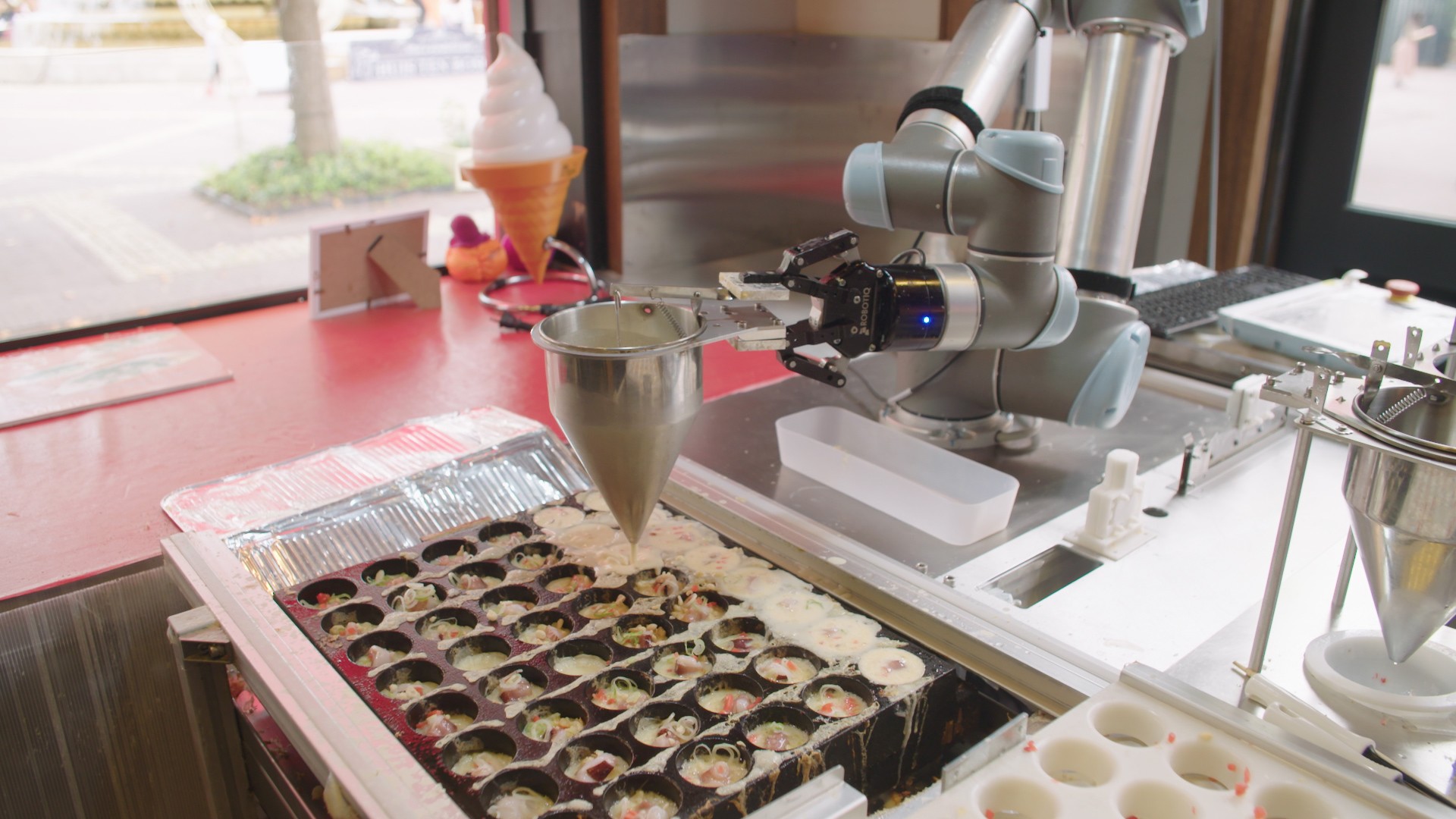 优傲机器人做的章鱼小丸子你吃过吗