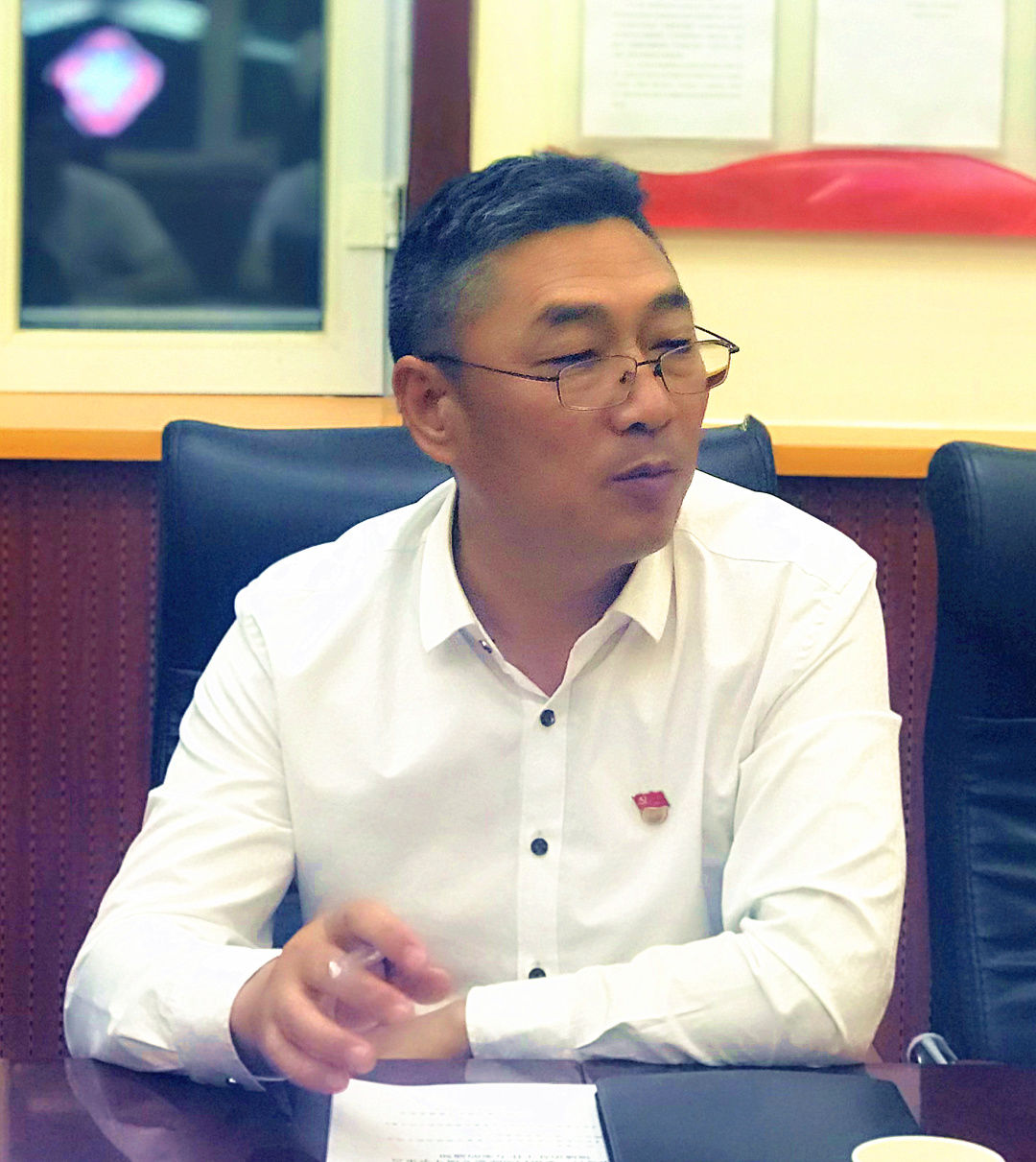 吉兰泰镇召开扫黑除恶专项斗争问题线索分析研判会