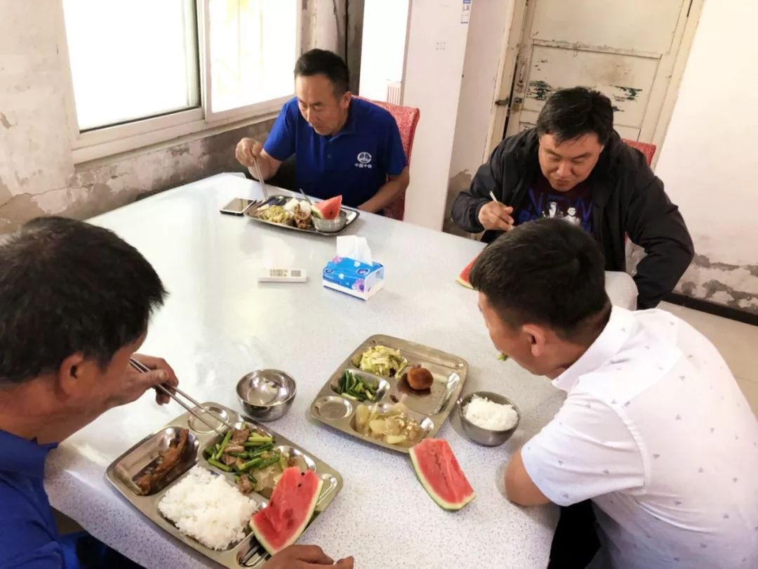 貴陽悅龍國際城項目自助餐公司機關自助餐為持續改善員工生產生活條件