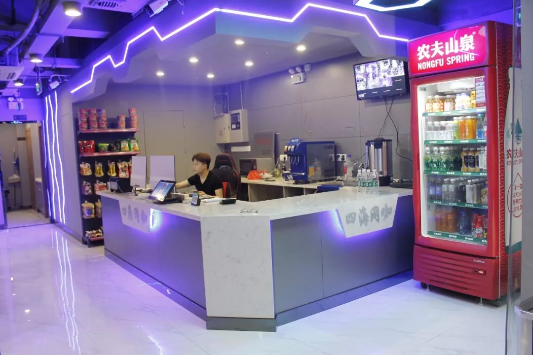 任性镇江新区这家高大上的网咖全场免费上网还免费赠送网费饮料