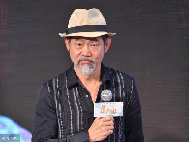 原创成龙洪金宝是他师弟与李小龙演对手戏确生不逢时只能做配角