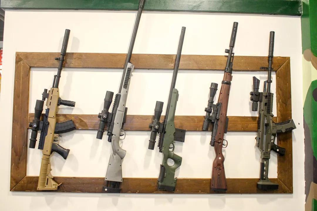 一秒变枪神拿起这把狙击枪比"空投箱"里的装备还全"落地成盒"是不存在