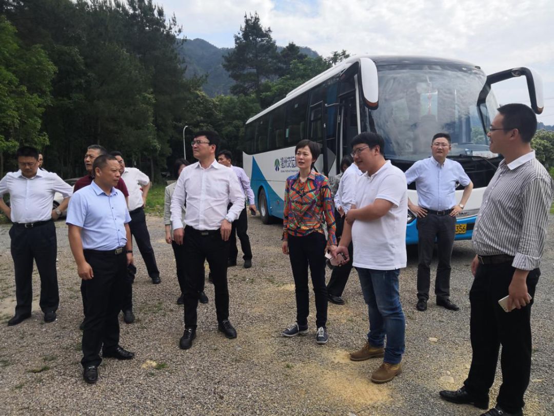 县委常委,常务副县长林建波陪同.