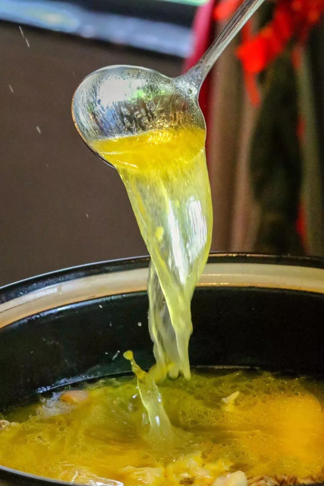 火爆湖南5年的湘菜来苏州了带来一锅24k黄金汤