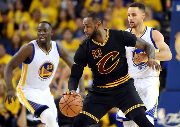 库里狂砍47分,勇士仍主场落败,总决赛场均30 得分有多难?