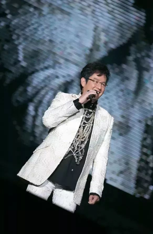 笑唱人生40年一生最爱复何求谭咏麟6月15日沈阳火爆开唱