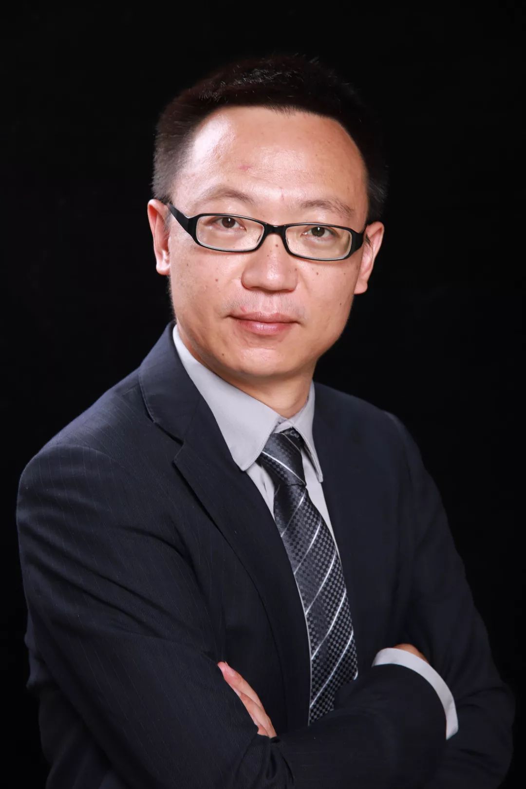 李强中国政法大学法学院副教授,硕士生导师谢丹中国政法大学教授,军事