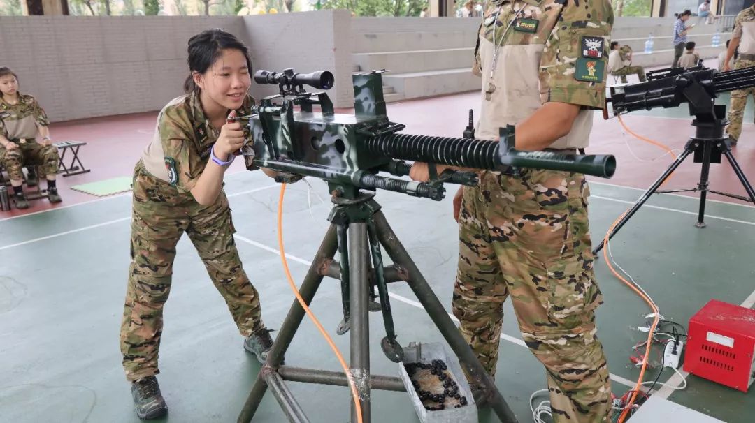 情报传递天文望远镜及显微镜的使用防毒面具的佩戴与使用埋雷与排雷