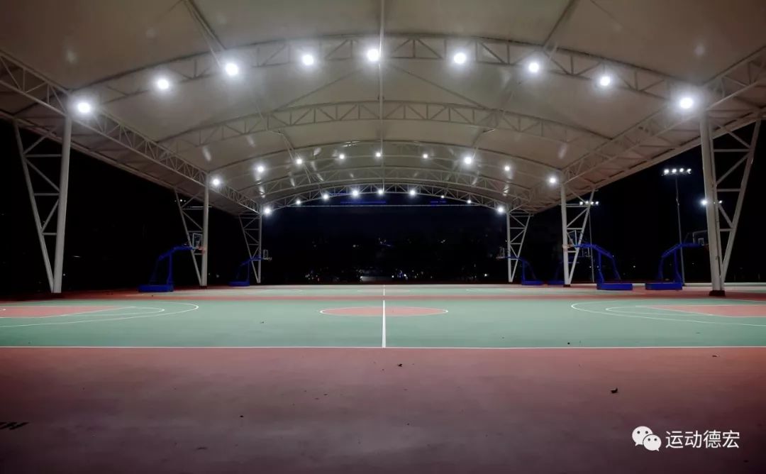 球场戴上"小白帽"啦——德宏州体育运动中心场馆之室外篮球场篇_改造
